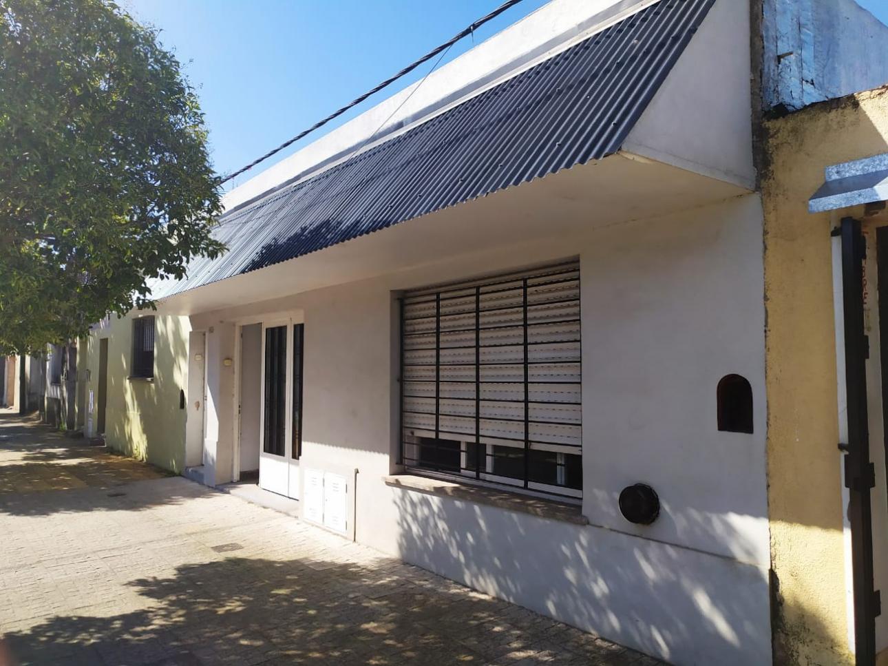 Vivienda familiar con Dpto en Interior Refaccionada