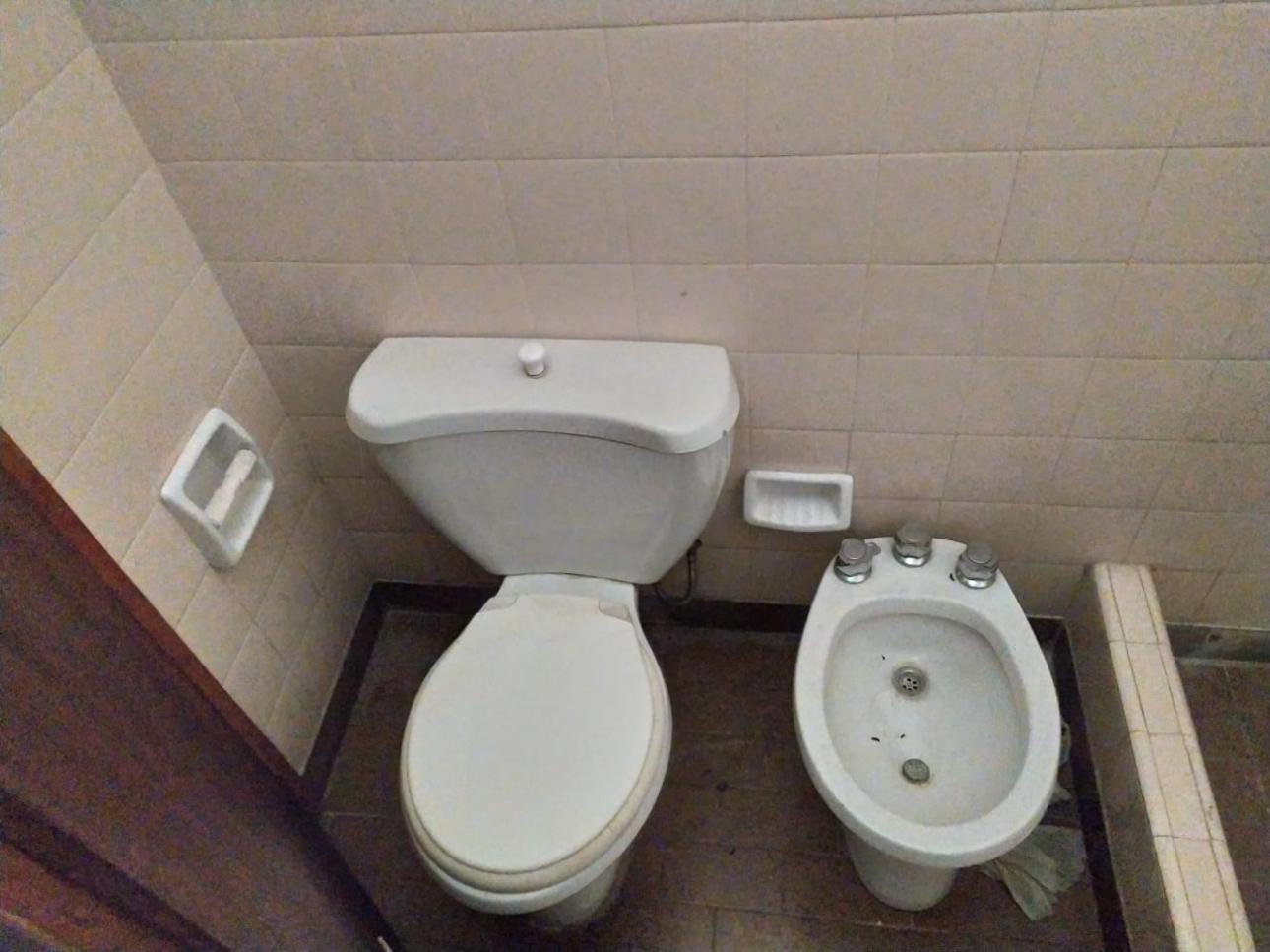 Vivienda familiar con Dpto en Interior Refaccionada