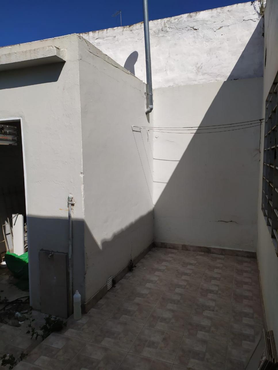 Vivienda familiar con Dpto en Interior Refaccionada