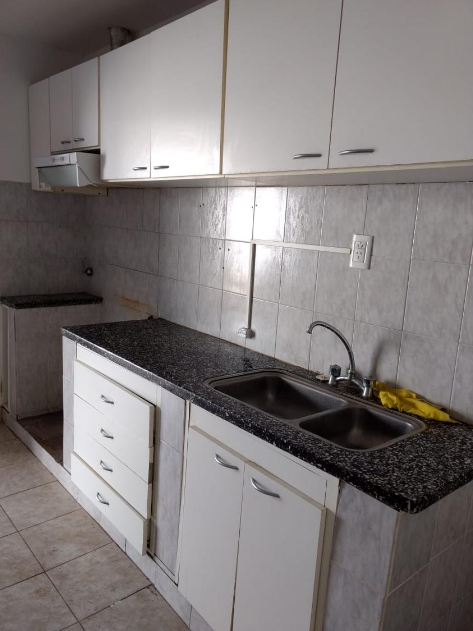Vivienda familiar con Dpto en Interior Refaccionada