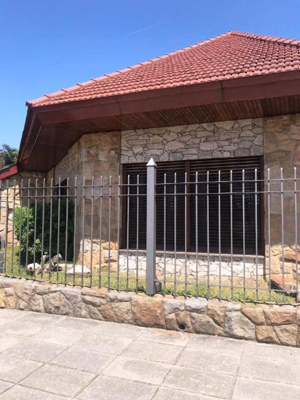Chalet de siete ambientes en venta en Haedo Barrio Guemes