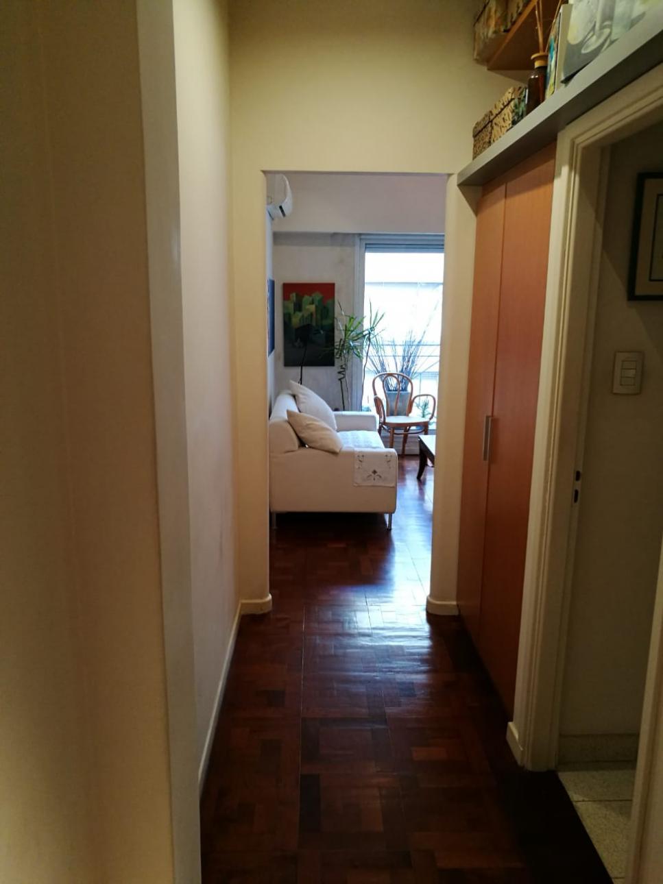 Impecable edificio estilo francés en plena Recoleta.