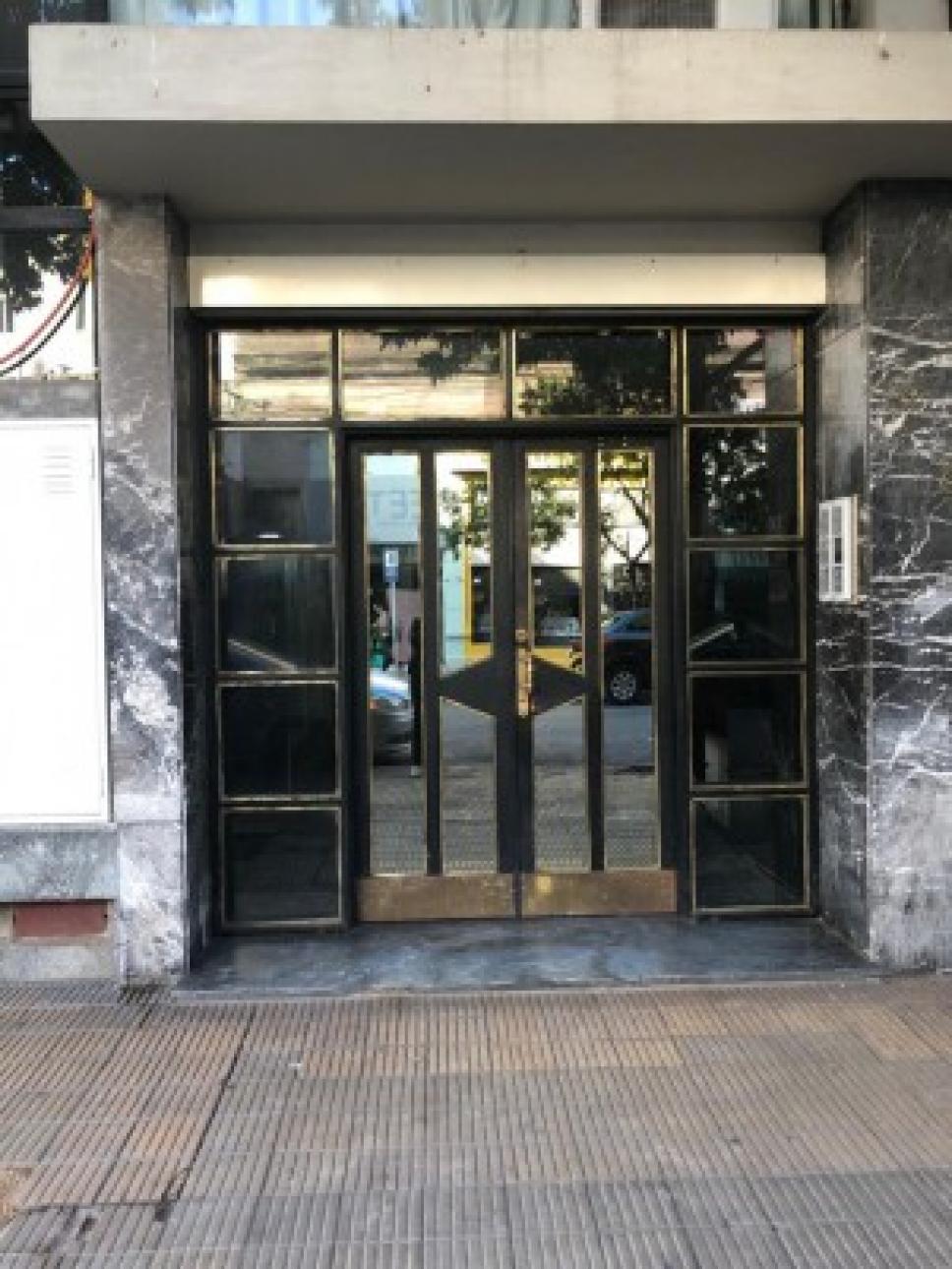 Dpto Emblemático Edificio "BO"  3 Amb / 2do piso.