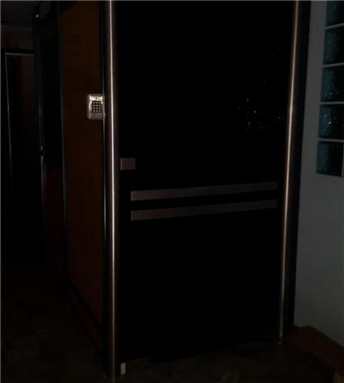 Importante Local Sobre Av. Peron (ex 3 de Febrero) de 85 mts