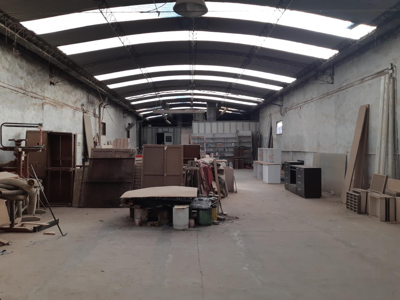 OPORTUNIDAD UNICA  GALPÓN 840 m2 CON VIVIENDA