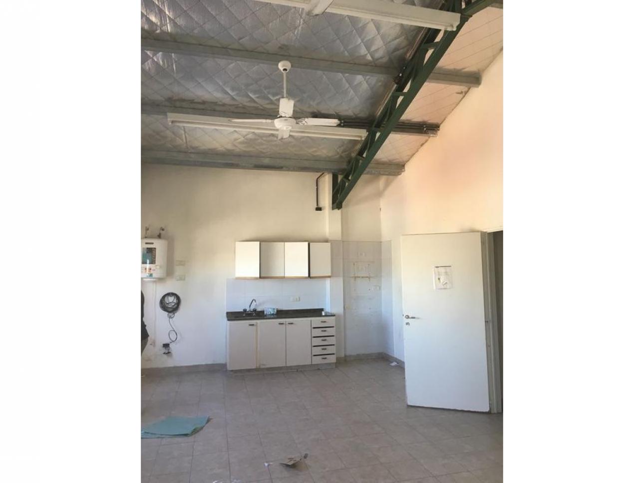 GALPON 770  m2 A MTS G.PAZ Y AV. S.MARTIN