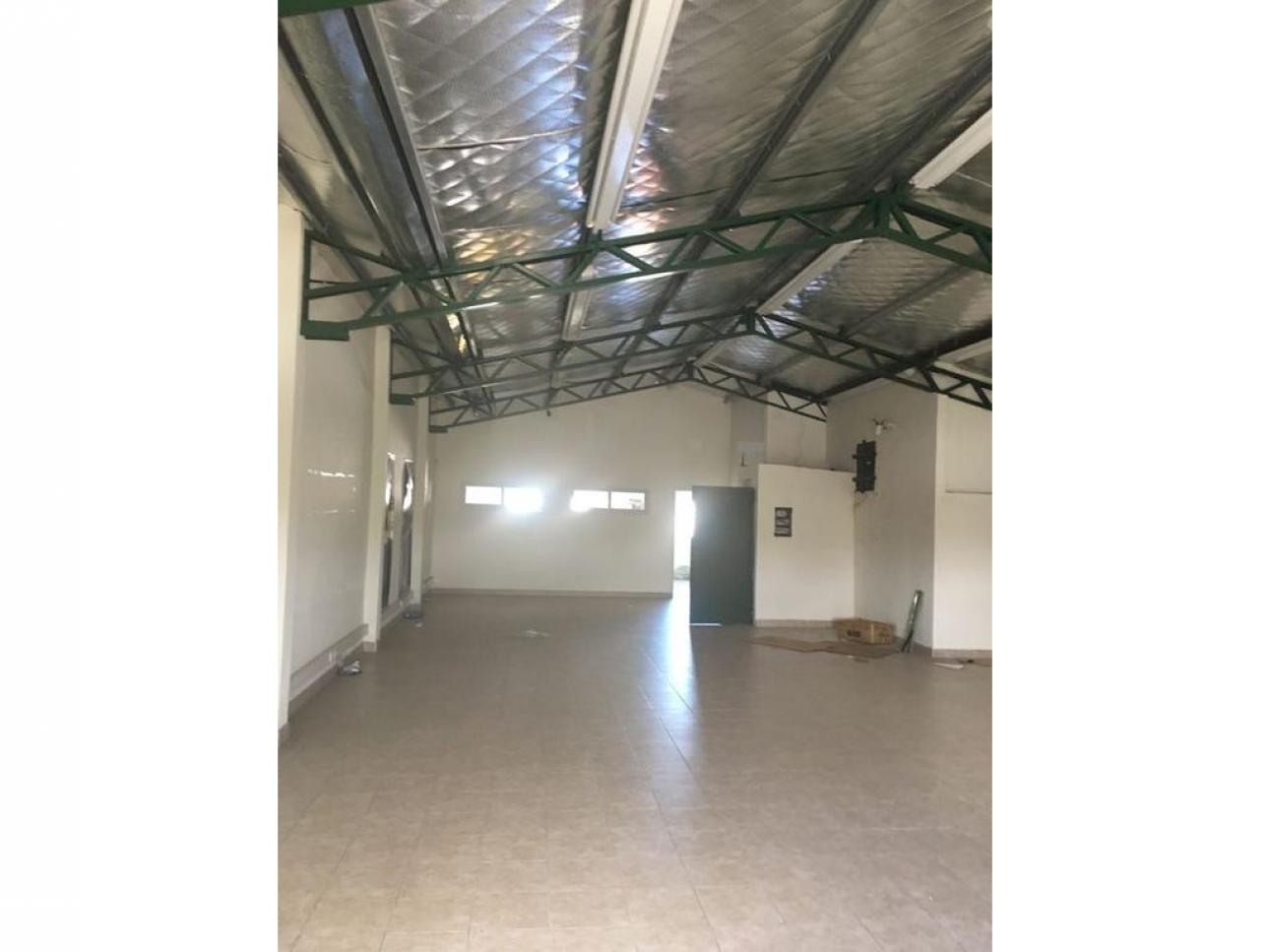 GALPON 1090 M2 - MTS DE G.PAZ Y AV. S MARTIN