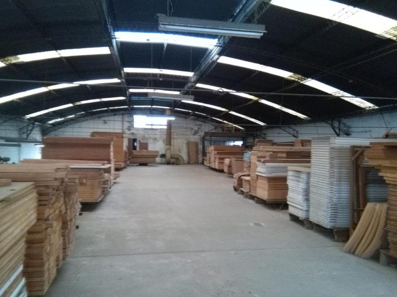 GALPON 1450 m2 A MTS EVA PERON