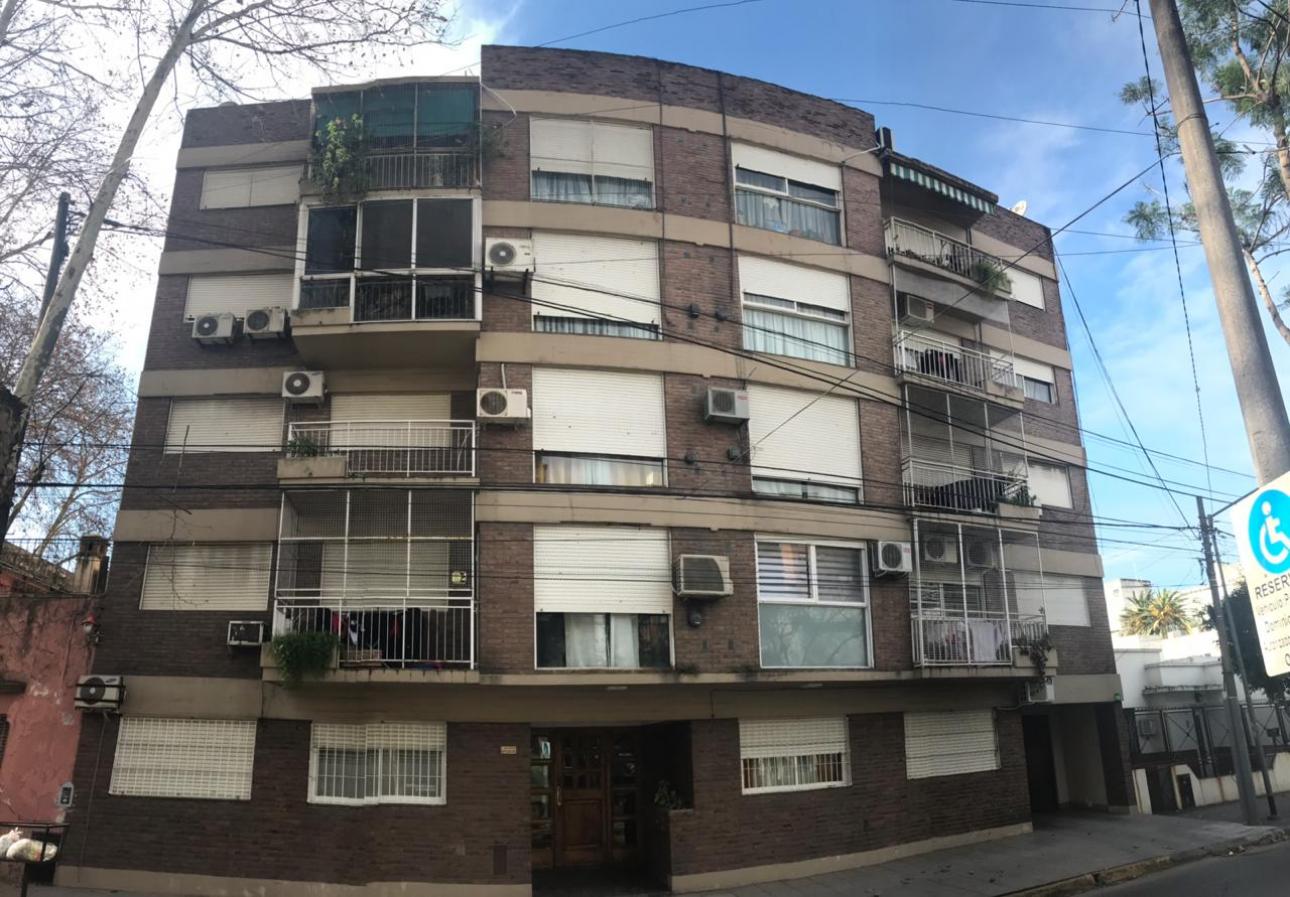 SAN MARTIN CENTRO DEPTO.2 AMB. PLANTA BAJA C/COHERA