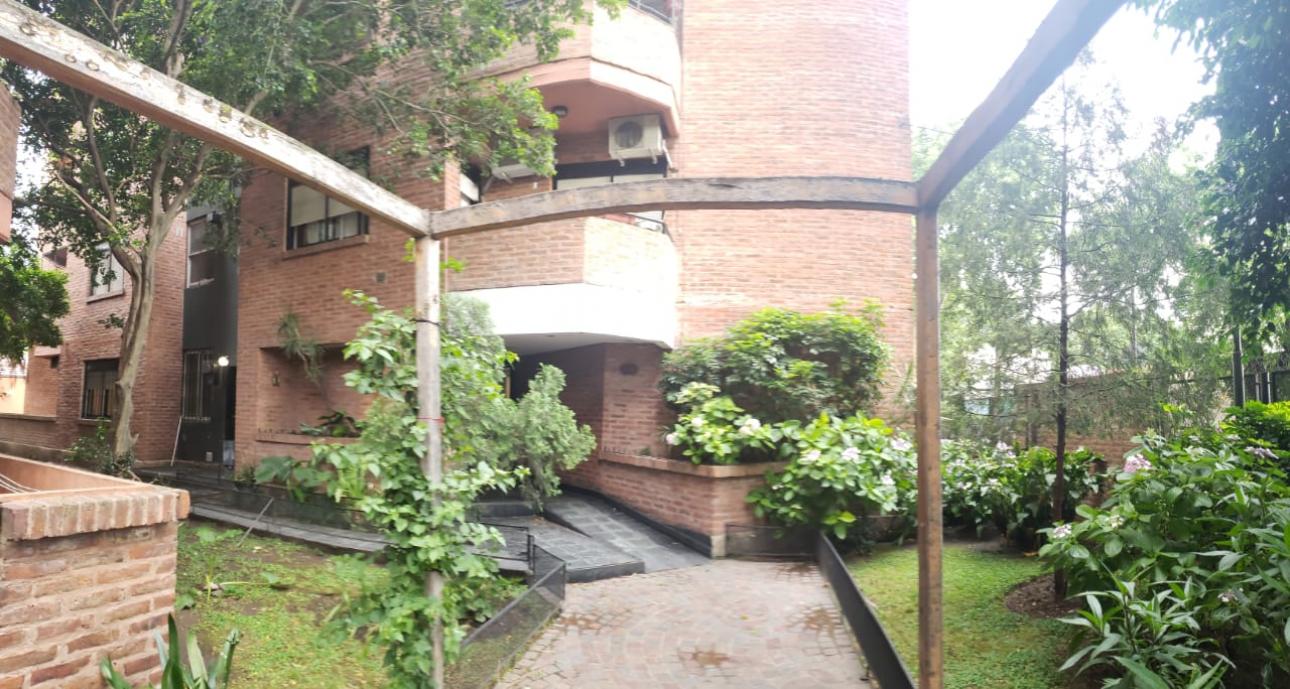 SAN MARTIN CENTRO DEPTO. 4 AMB. C/BAULERA Y BALCÓN AL FTE.
