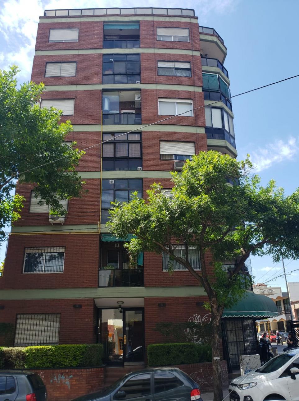 DEPARTAMENTO 2 AMB. GRANDES C/ BALCÓN EN CONTRA FRENTE