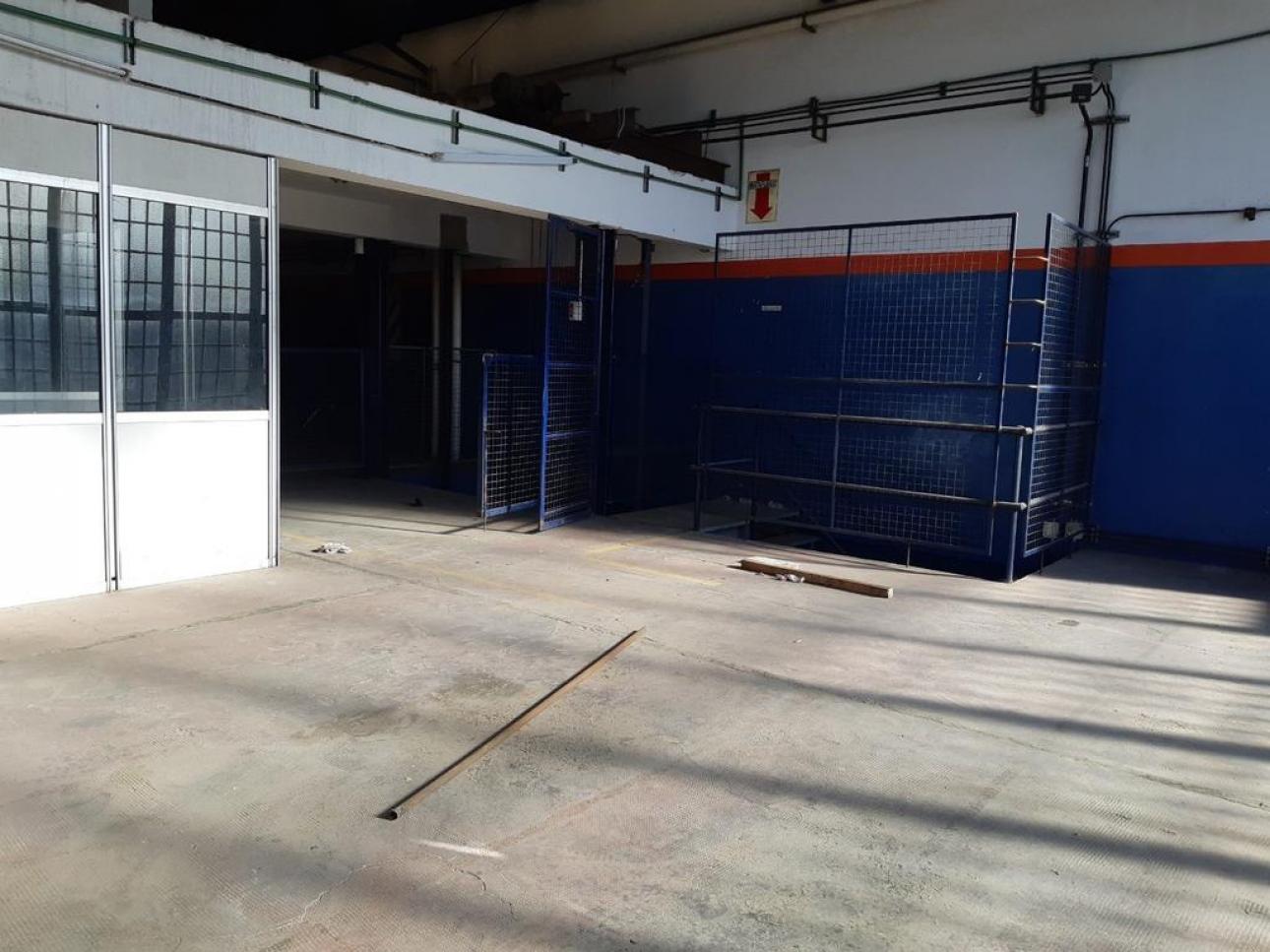710 m2 CON MONTACARGAS