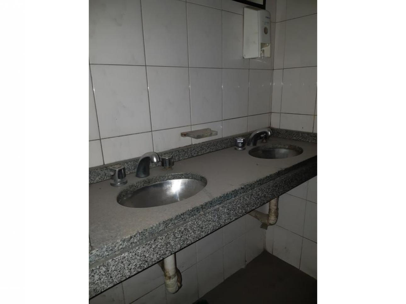 710 m2 CON MONTACARGAS
