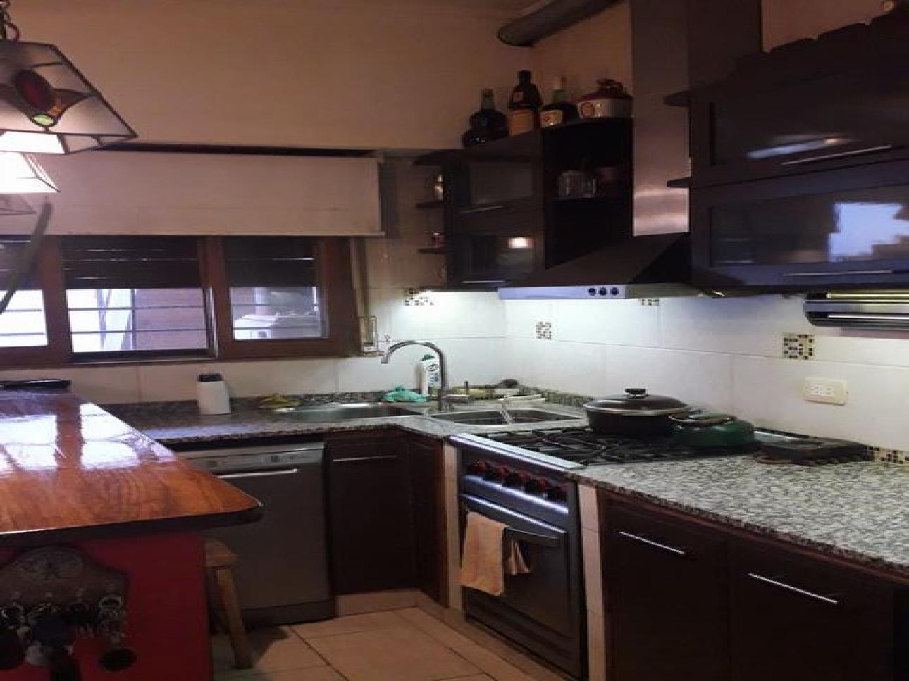 CASA   3  AMBIENTES