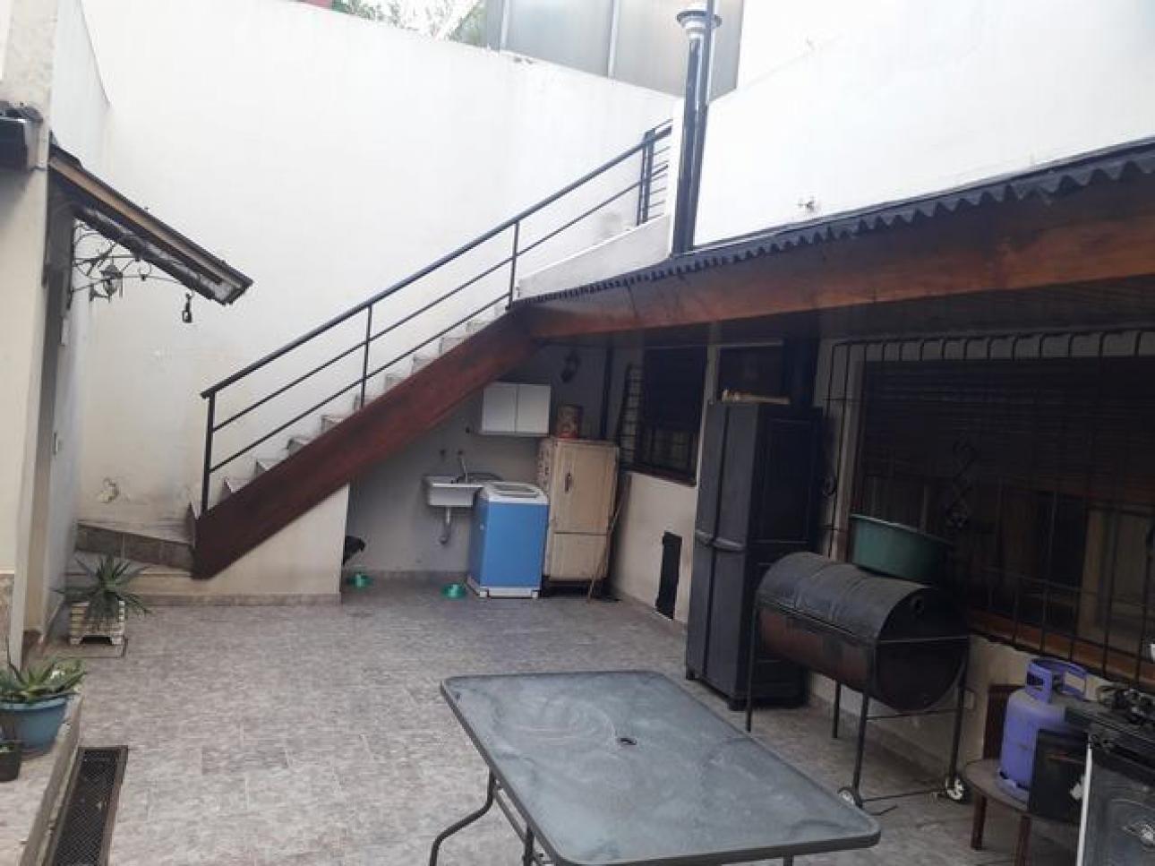 CASA   3  AMBIENTES