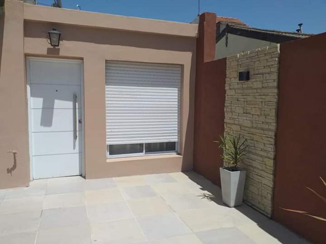 VENDE CASA RECICLADA B. AOMA