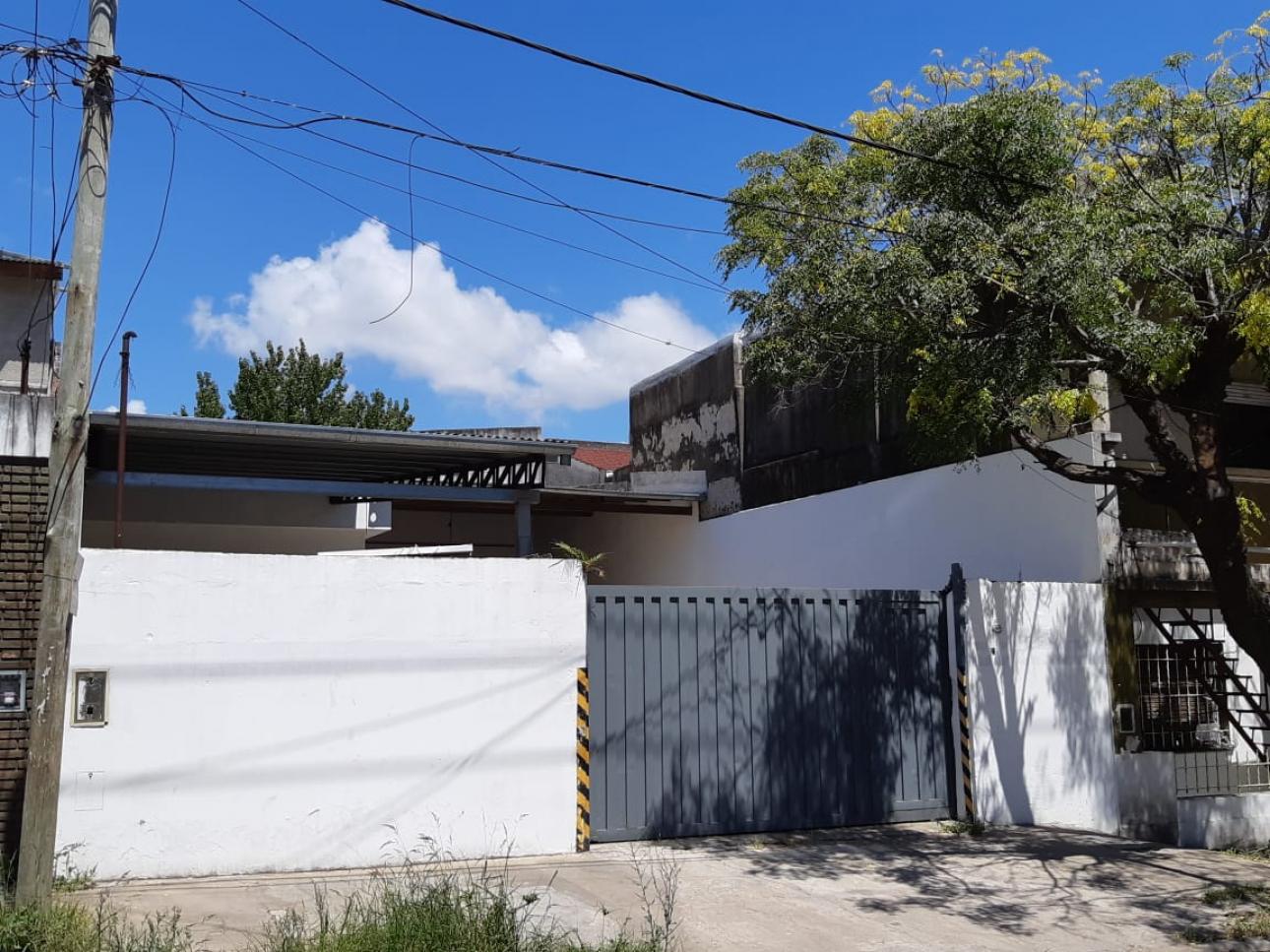 OPORTUNIDAD UNICA 440 m2 C/SALIDA A DOS CALLES