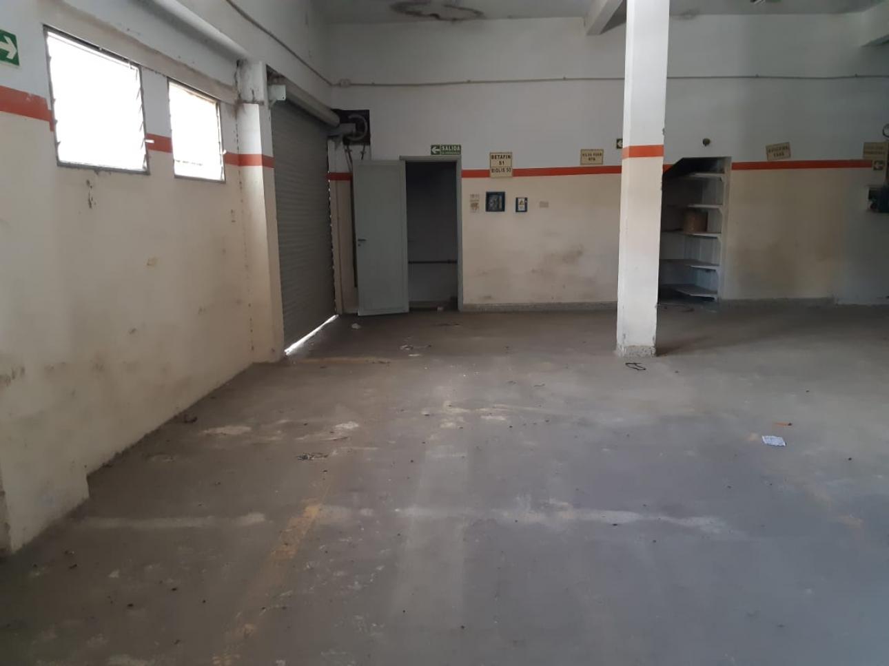 OPORTUNIDAD UNICA 440 m2 C/SALIDA A DOS CALLES