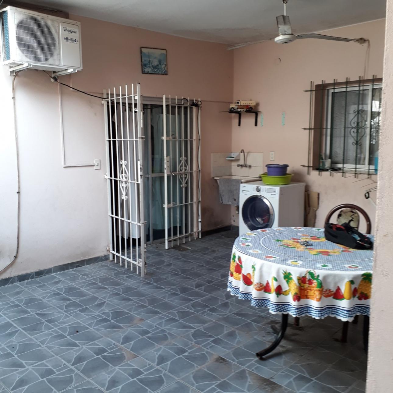Casa en venta - 5 amb.  MultifamilIiar- V Ballester