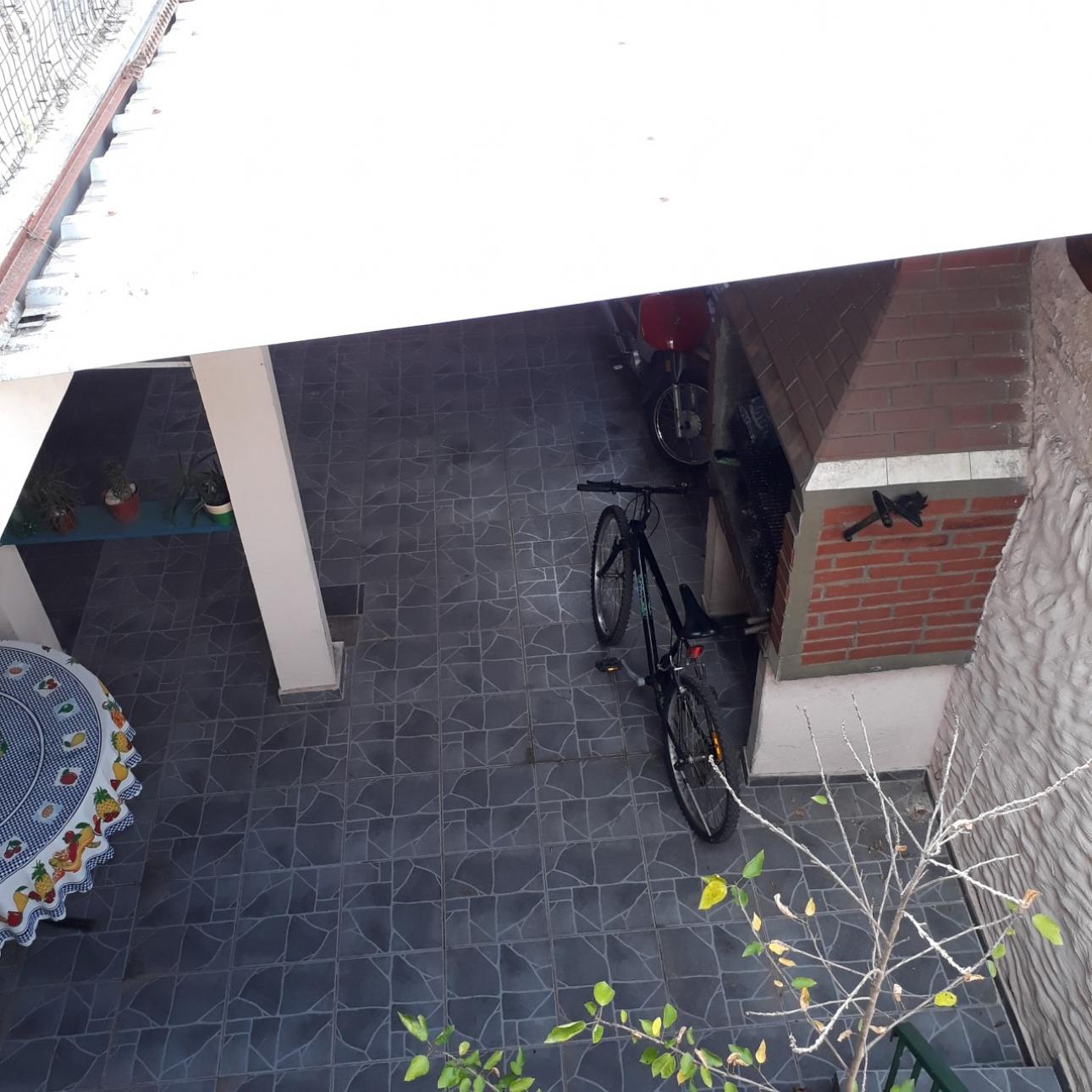 Casa en venta - 5 amb.  MultifamilIiar- V Ballester