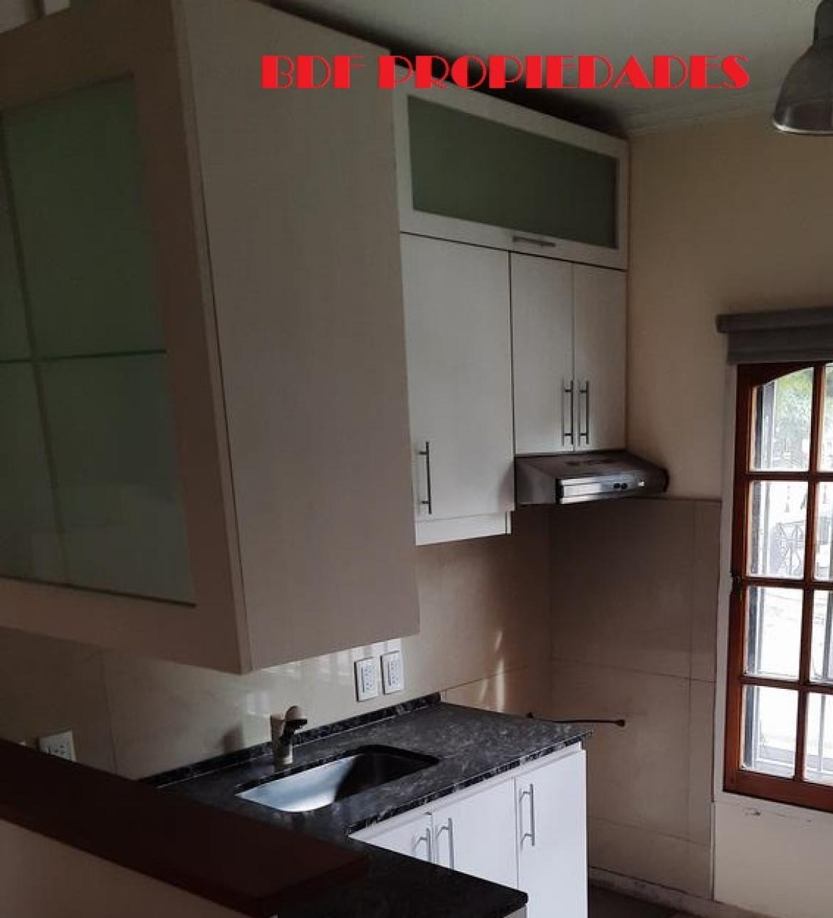 DUPLEX CUATRO AMBIENTES CON COCHERA