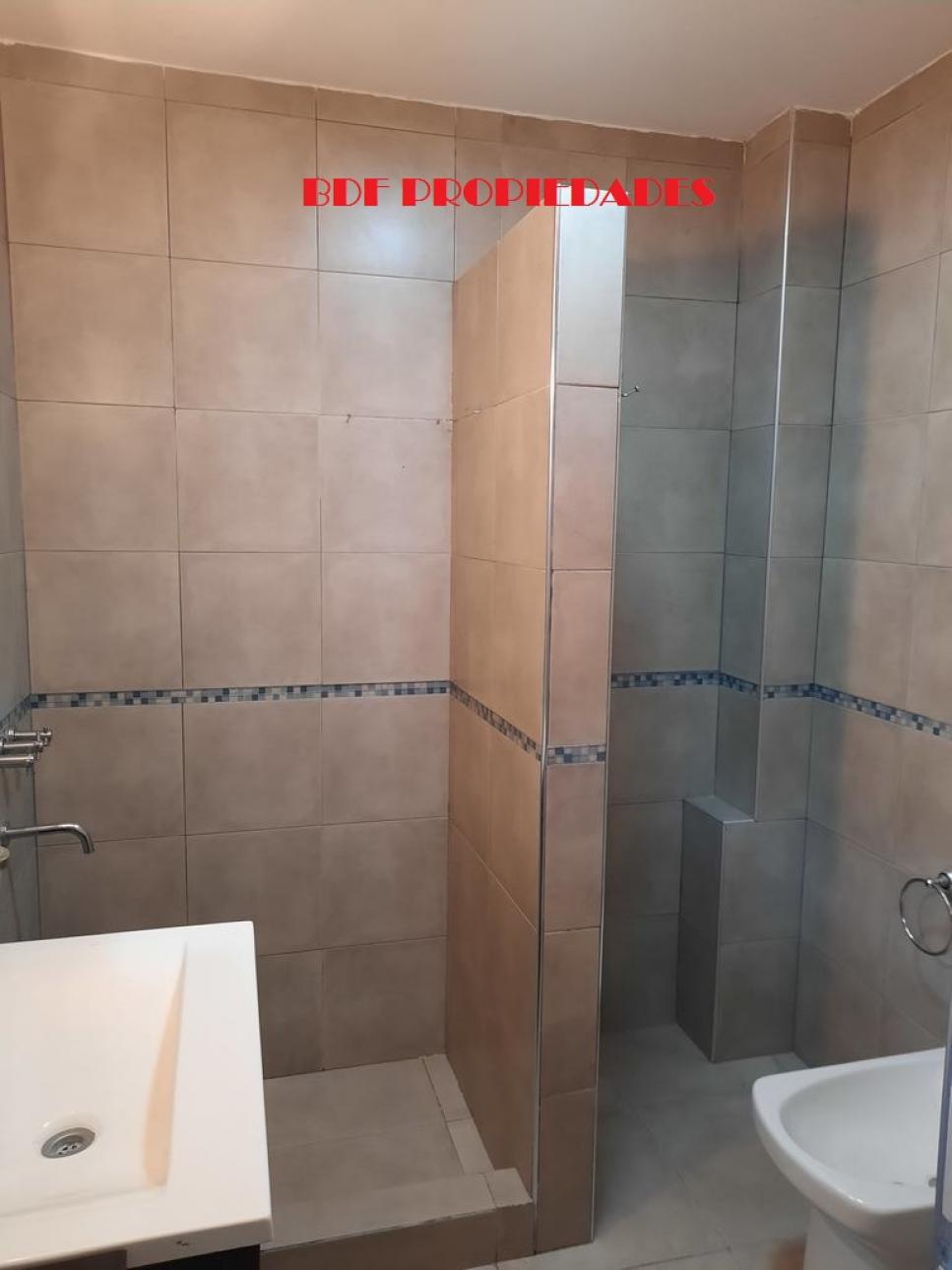 DUPLEX CUATRO AMBIENTES CON COCHERA