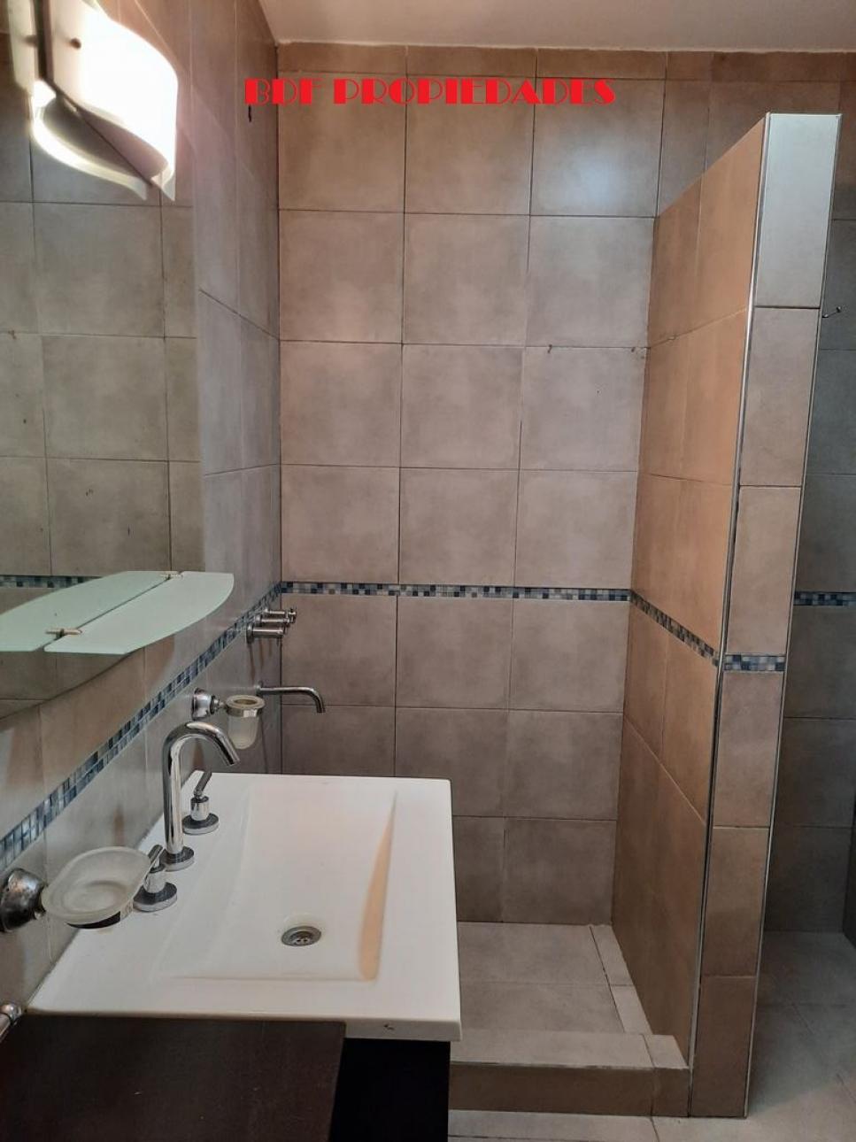 DUPLEX CUATRO AMBIENTES CON COCHERA