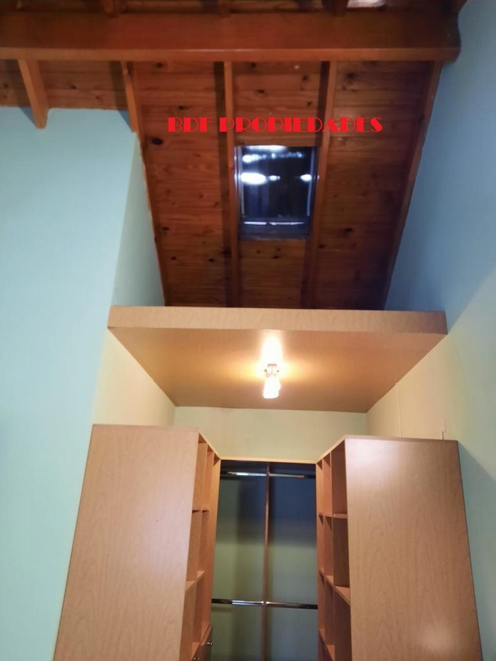DUPLEX CUATRO AMBIENTES CON COCHERA