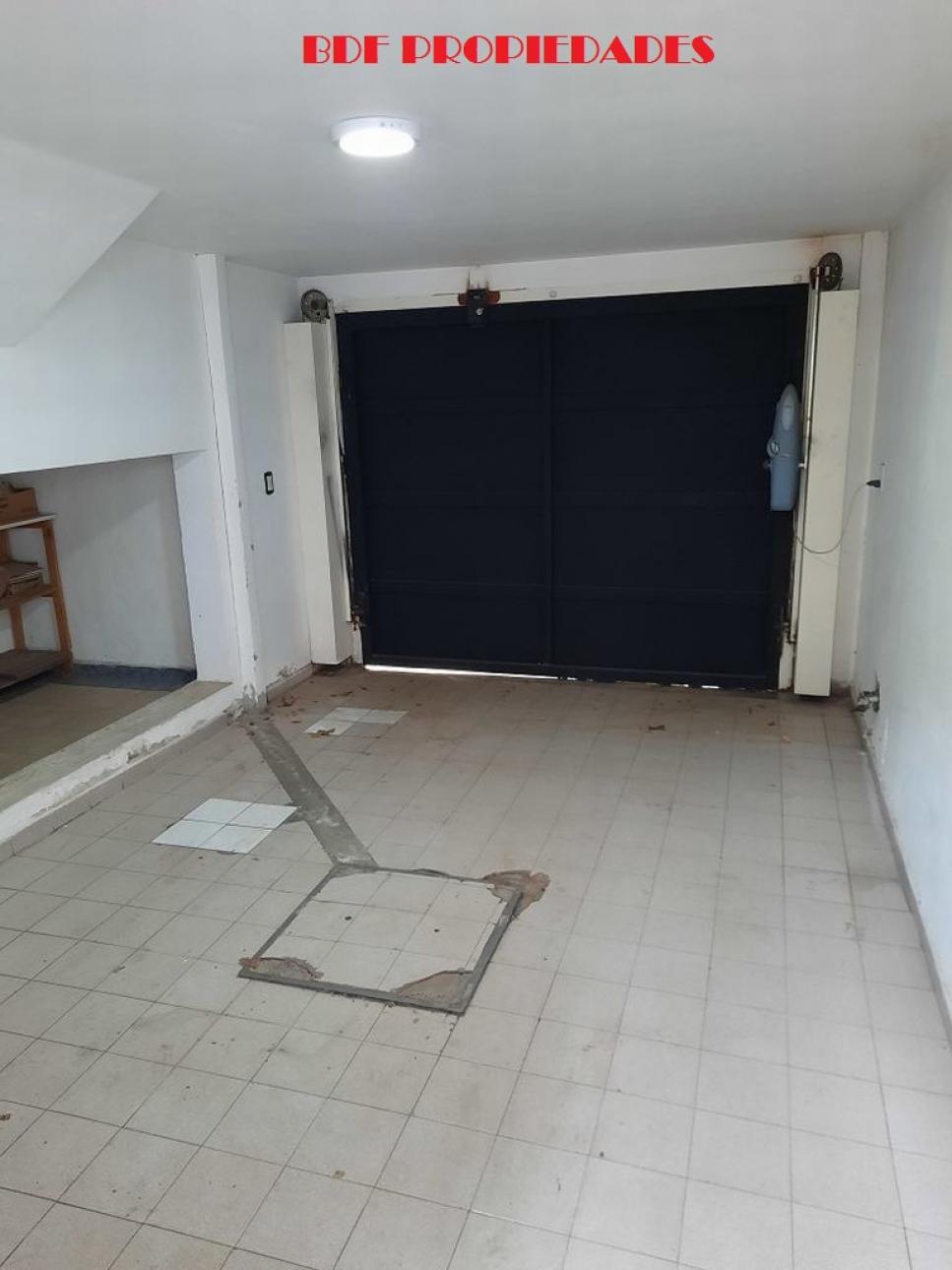 DUPLEX CUATRO AMBIENTES CON COCHERA