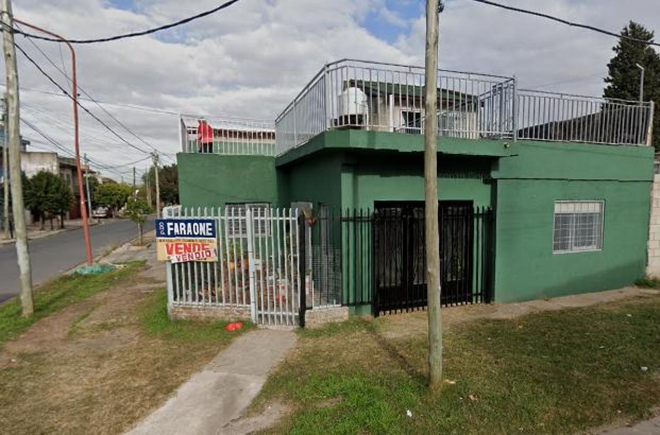 CASA EN VENTA.-  CALLE MOLDES AL 4.700.-  I.CASANOVA
