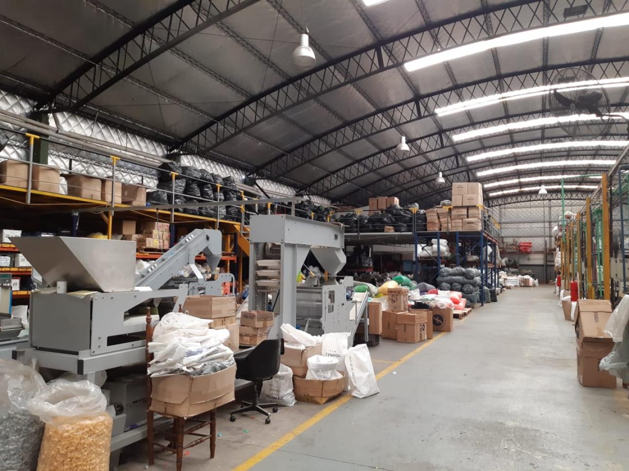 EXCELENTE PLANTA INDUSTRIAL 3.175 M2 CUBIERTOS  Y 460 LIBRES