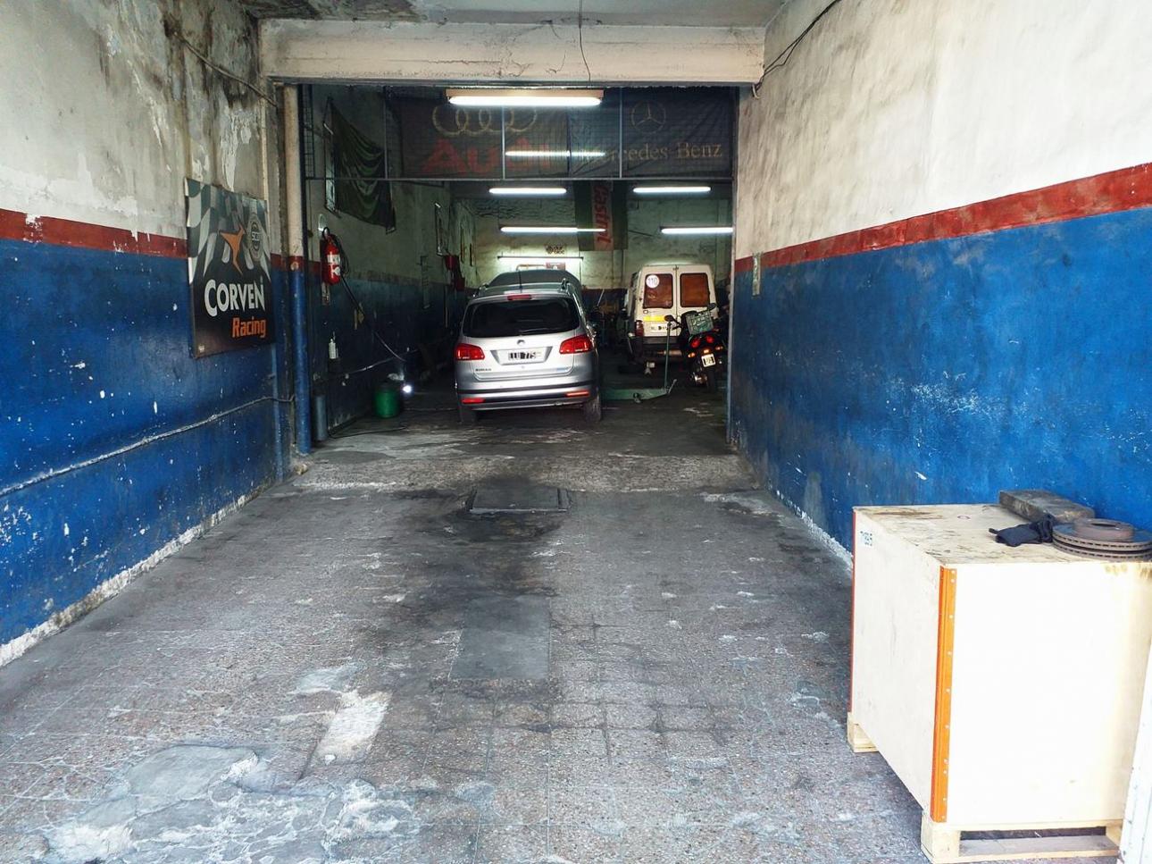 Venta en Block 2 Locales Más Departamento de 4 Ambientes en