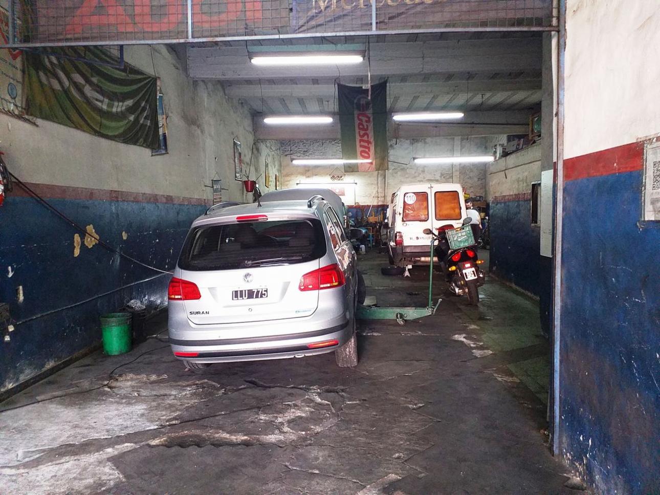 Venta en Block 2 Locales Más Departamento de 4 Ambientes en