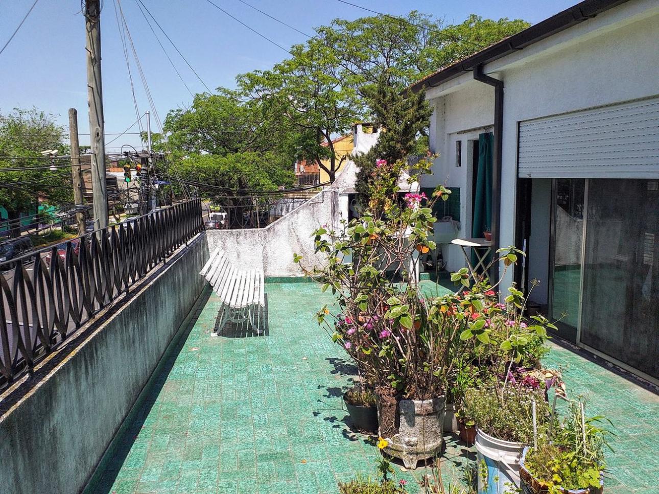 Venta en Block 2 Locales Más Departamento de 4 Ambientes en