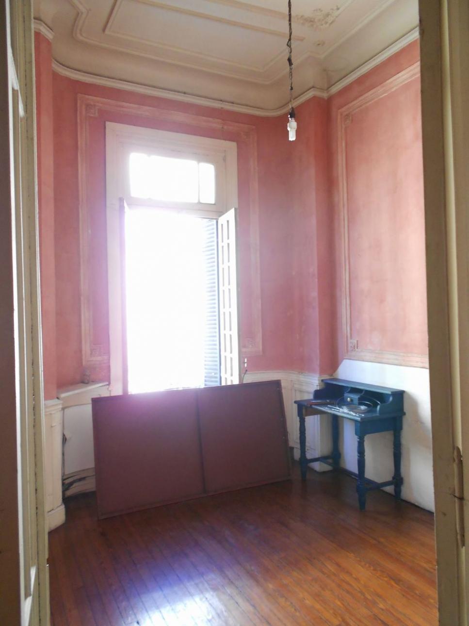 PISO COMPLETO DE 92 M2 . ( EDIFICIO DE 4 PISOS) A RECICLAR.