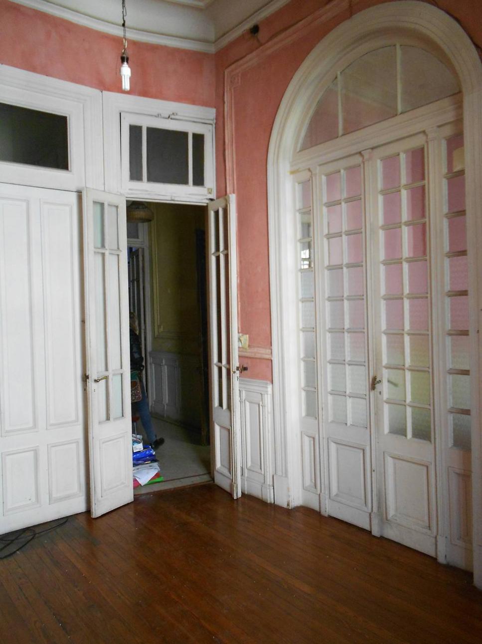 PISO COMPLETO DE 92 M2 . ( EDIFICIO DE 4 PISOS) A RECICLAR.