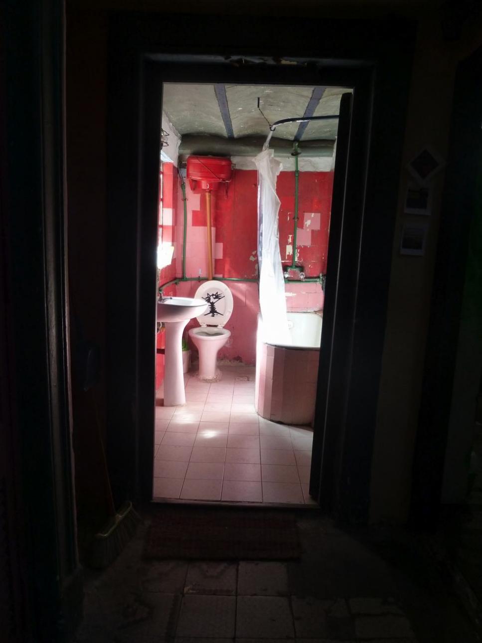 PISO COMPLETO DE 92 M2 . ( EDIFICIO DE 4 PISOS) A RECICLAR.