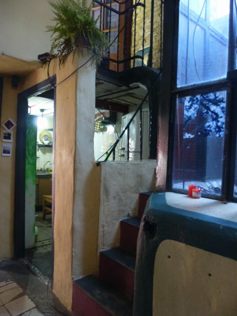 PISO COMPLETO DE 92 M2 . ( EDIFICIO DE 4 PISOS) A RECICLAR.