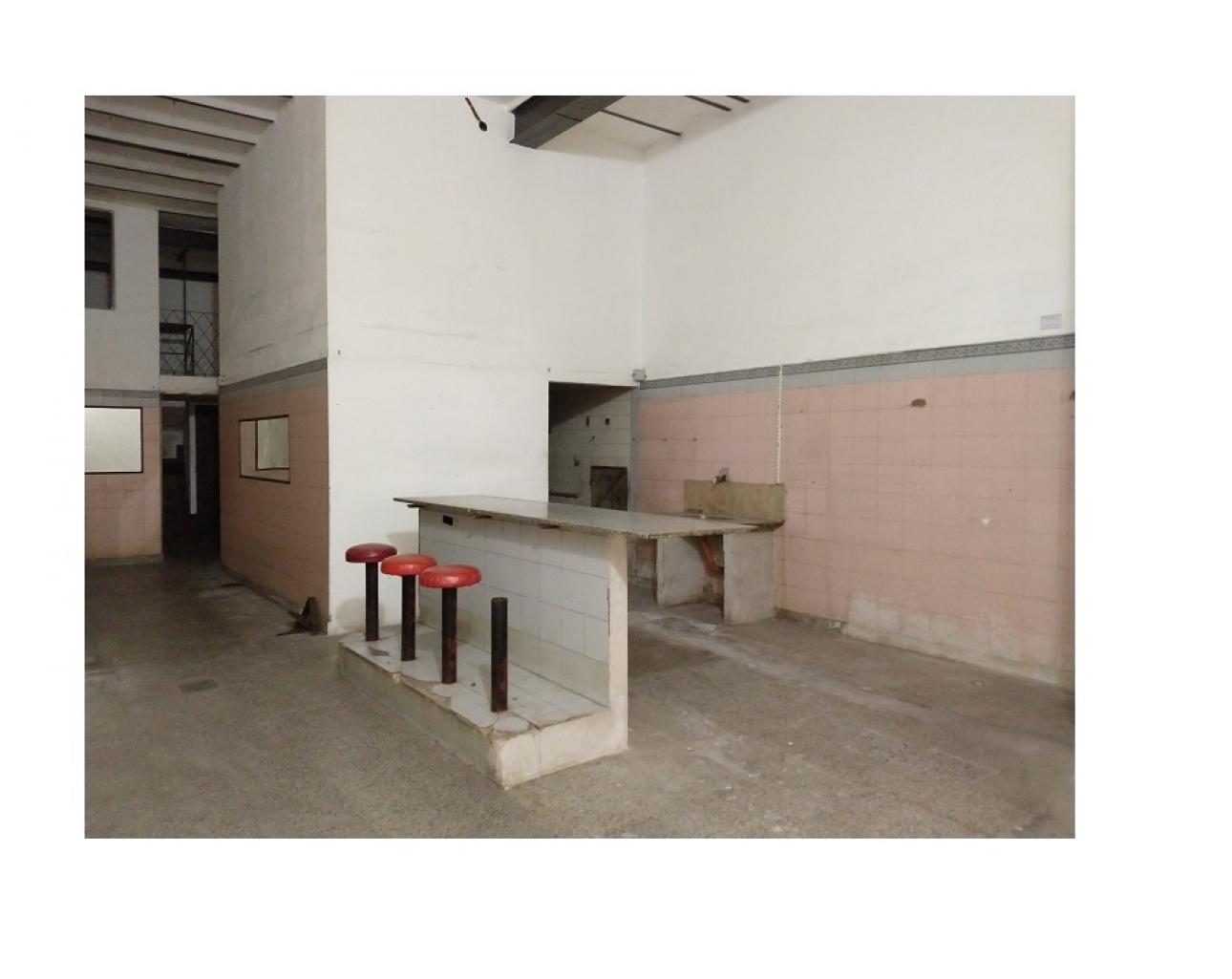 a pasos de calle Libertad