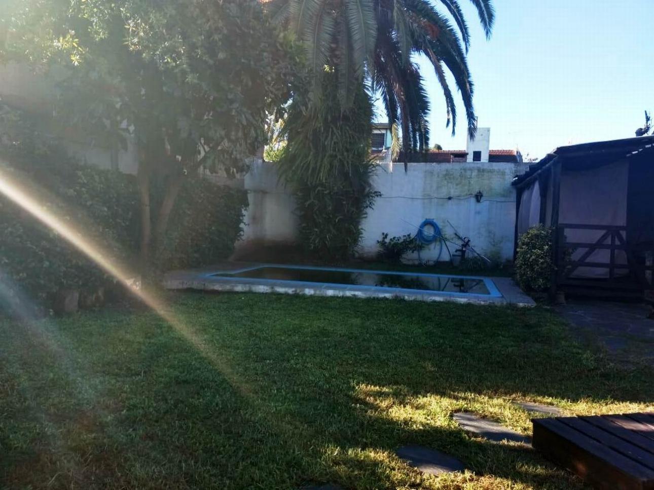 Hermosa Casa de 4 Ambientes con Piscina y Quincho 305 m²