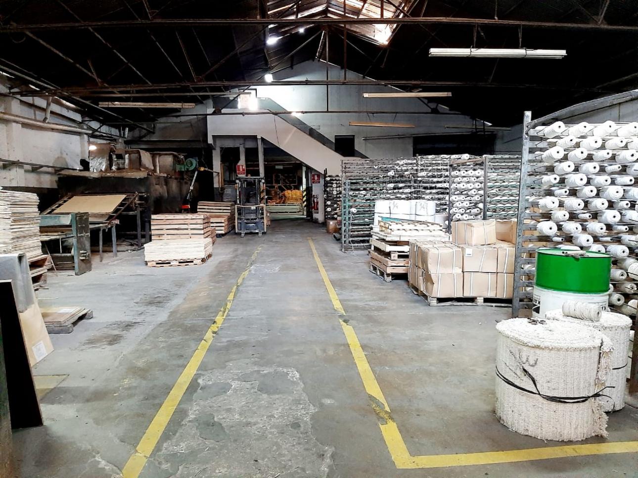GALPON 3400 m2 C/ SALIDA A DOS CALLES