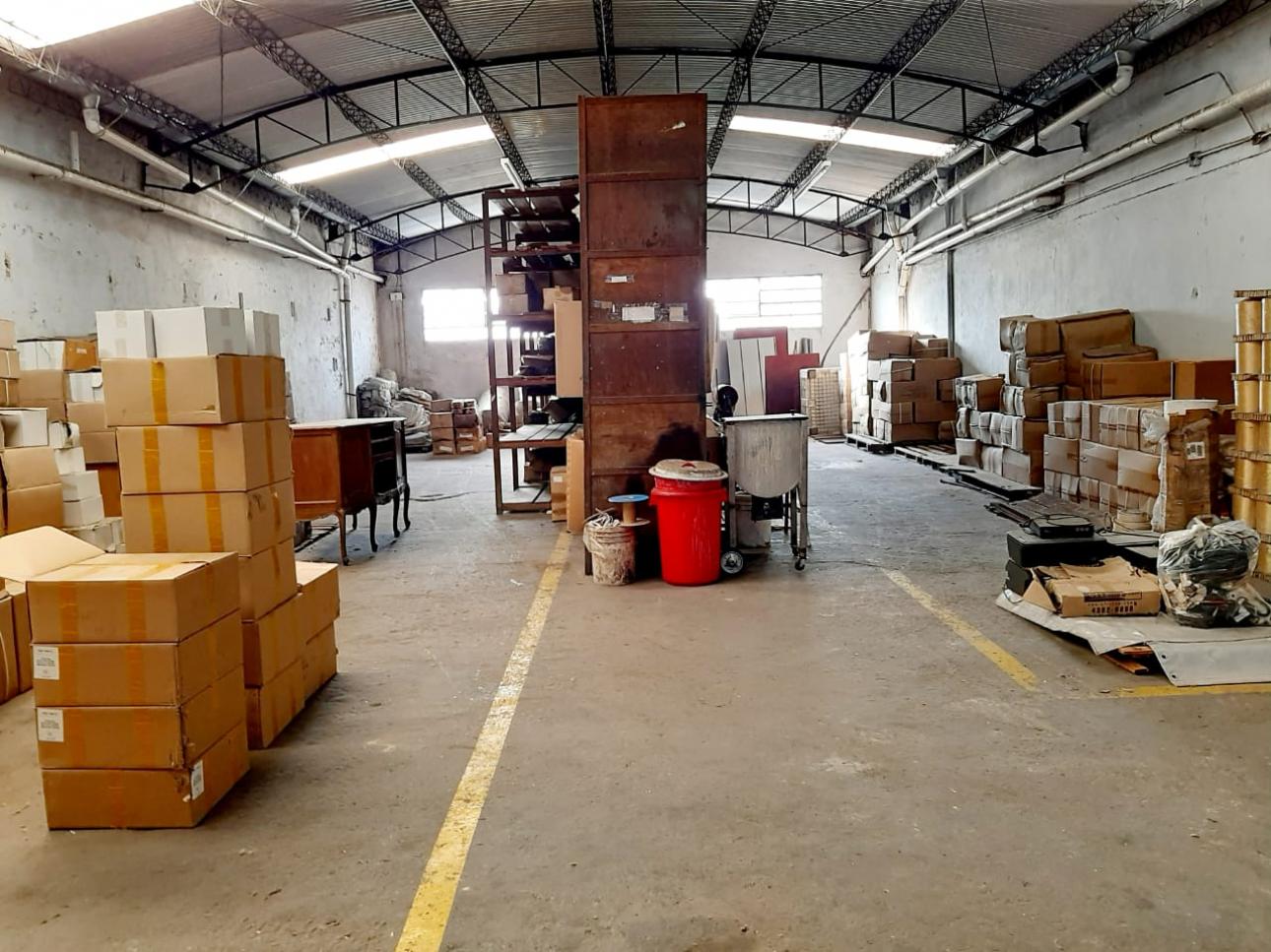 GALPON 3400 m2 C/ SALIDA A DOS CALLES