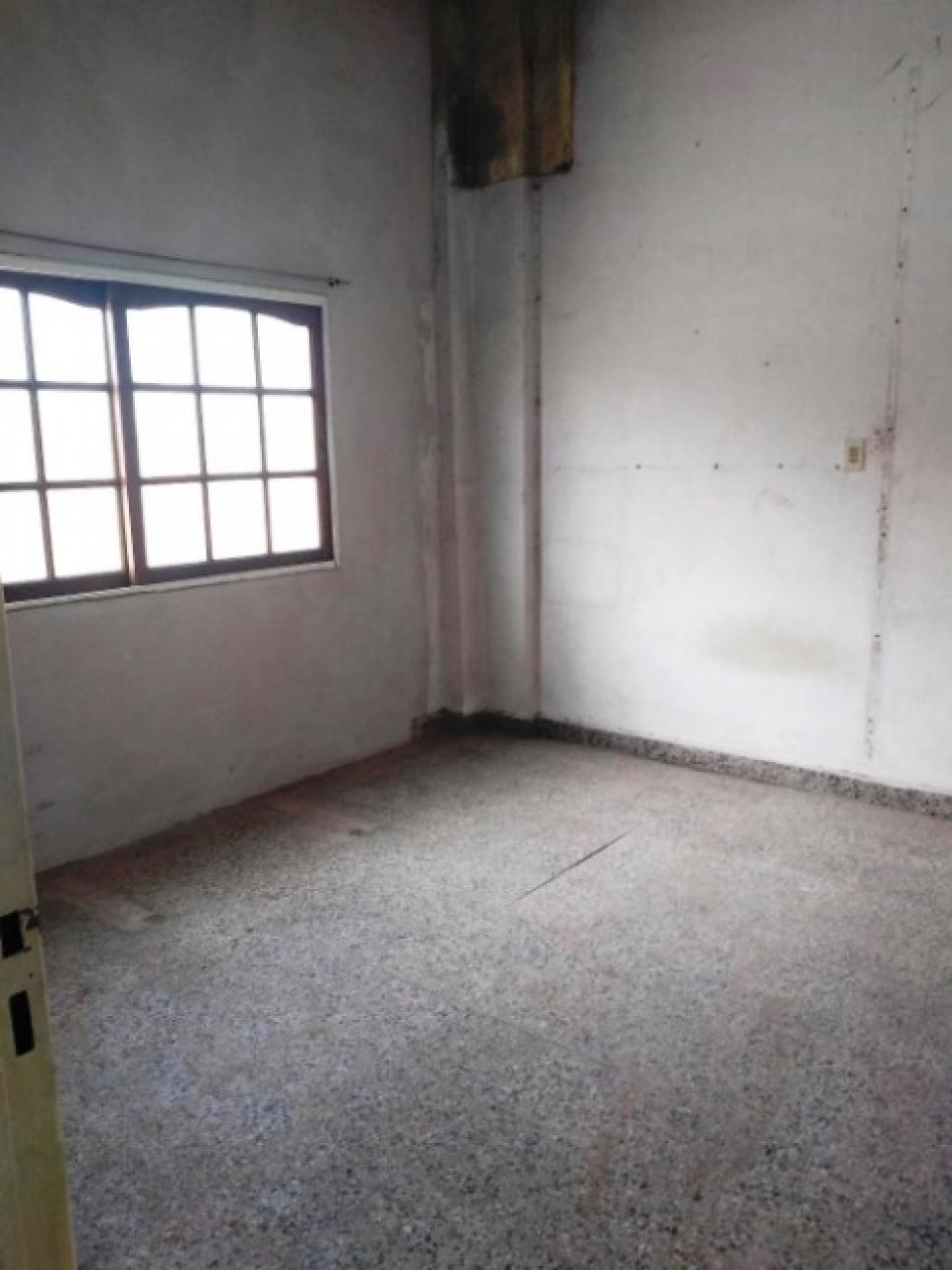 Casa Multifamiliar en venta en el palomar para reciclar