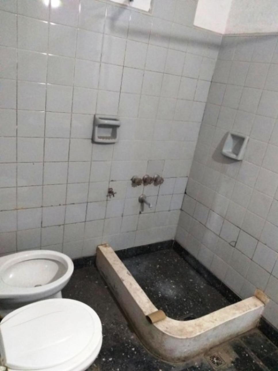 Casa Multifamiliar en venta en el palomar para reciclar