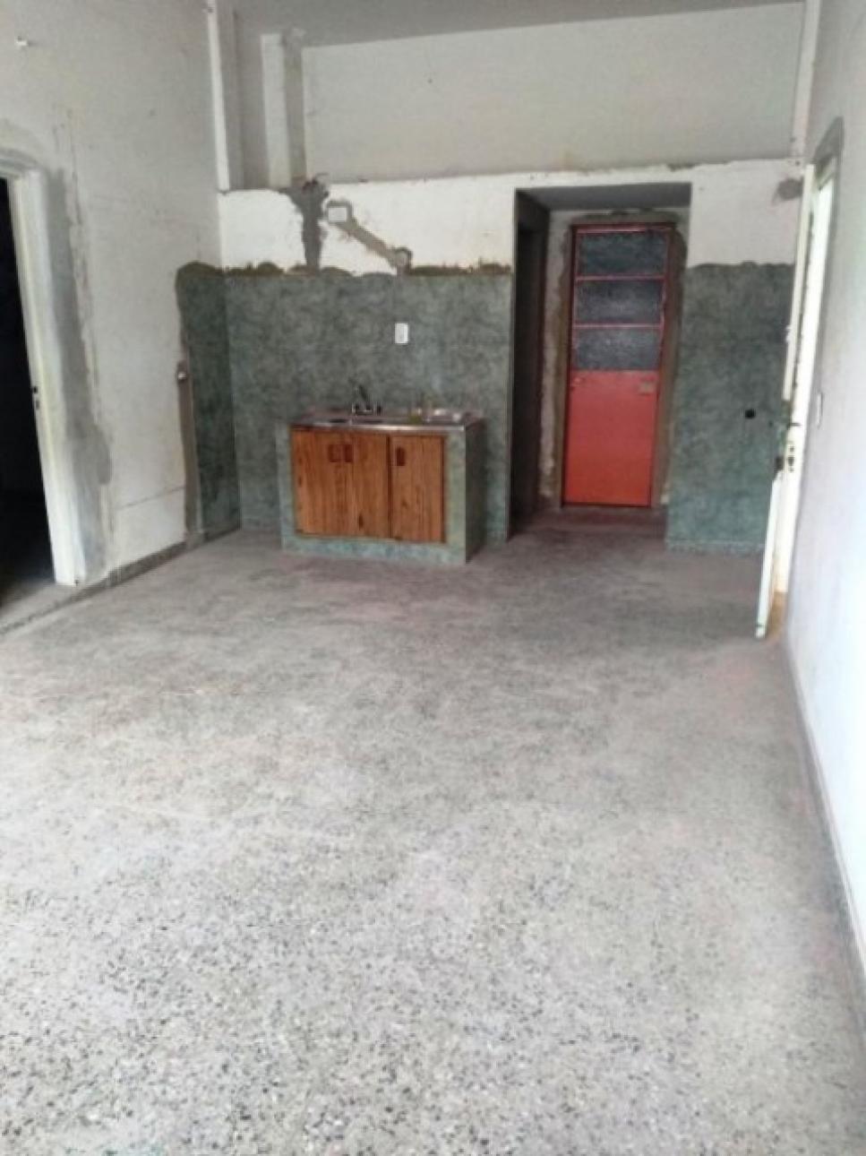 Casa Multifamiliar en venta en el palomar para reciclar