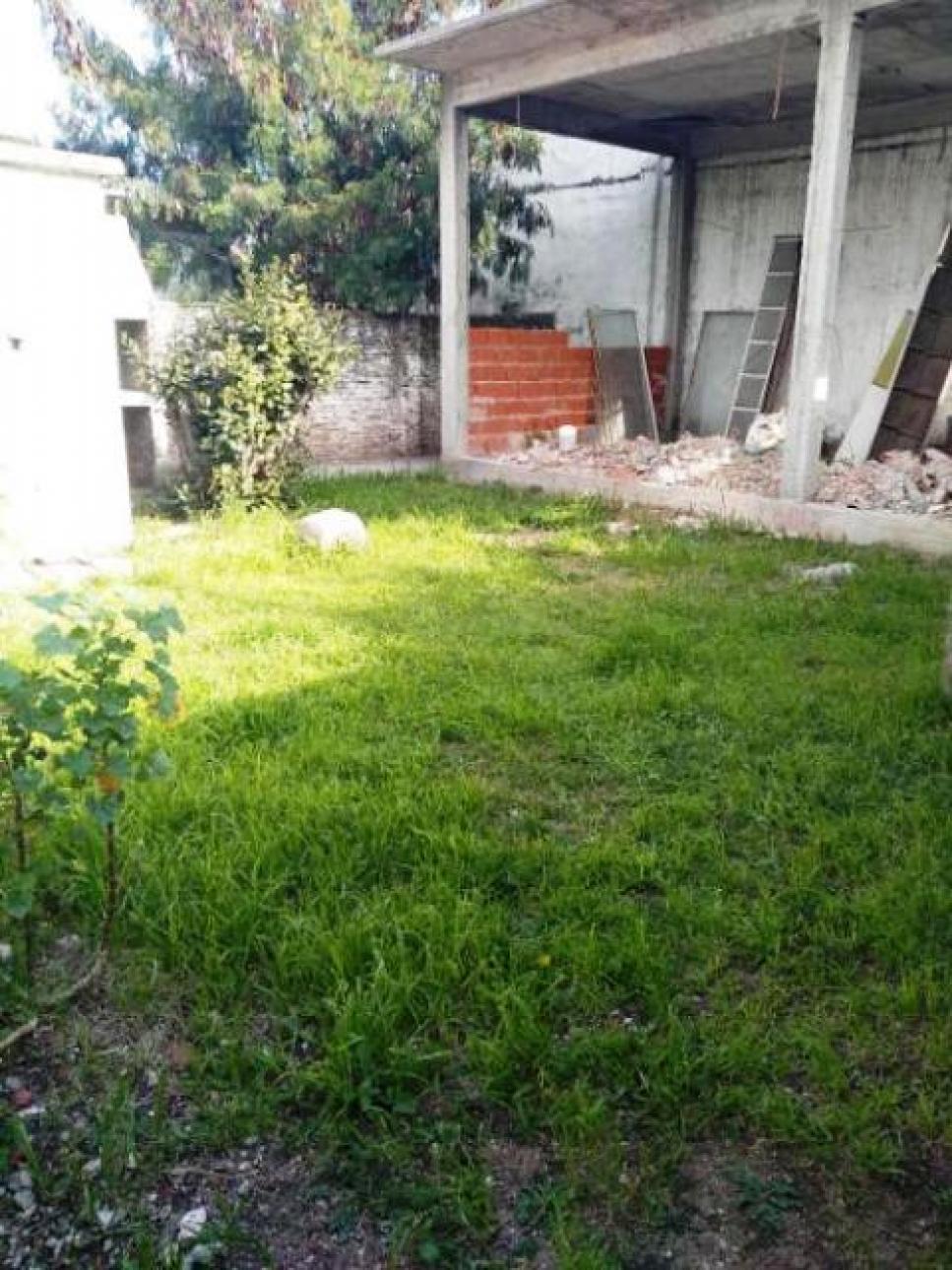 Casa Multifamiliar en venta en el palomar para reciclar