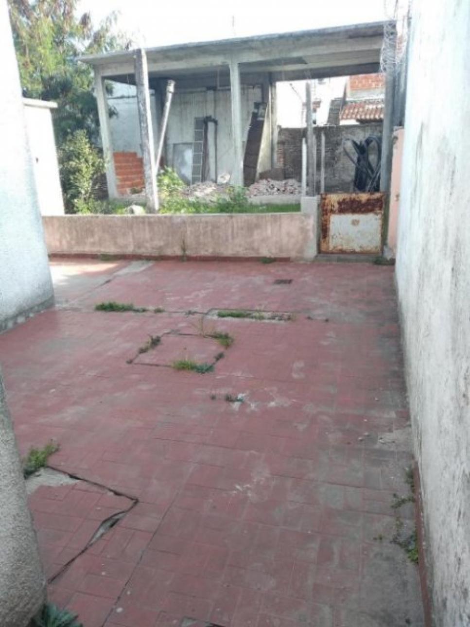 Casa Multifamiliar en venta en el palomar para reciclar