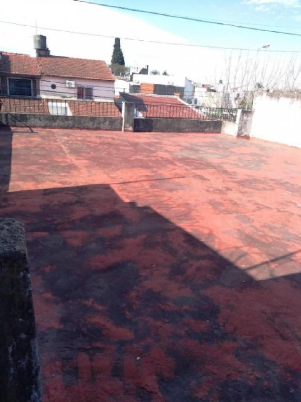 Casa Multifamiliar en venta en el palomar para reciclar