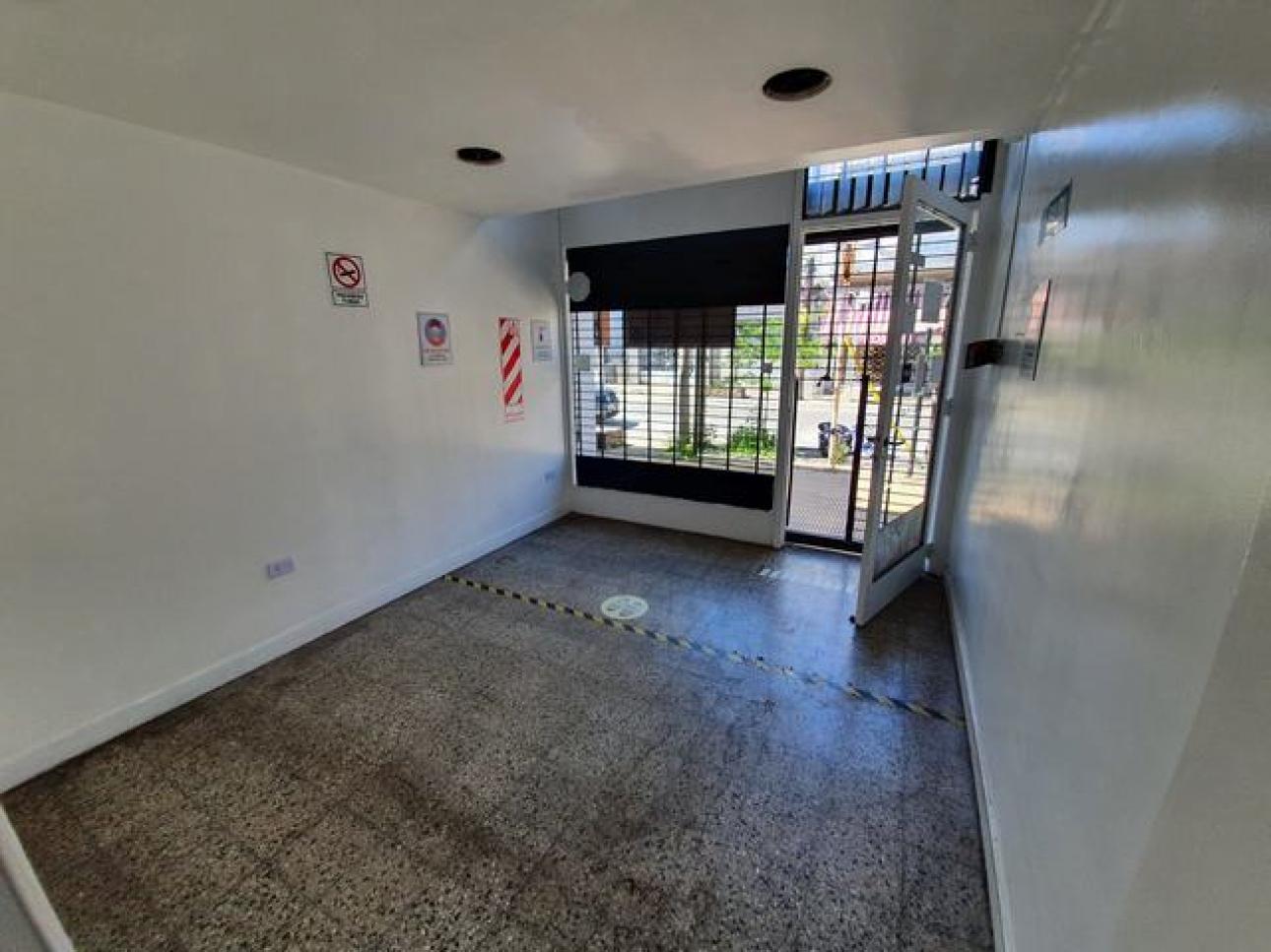 LOCAL 30M2 SANTOS VEGA VILLA BOSCH