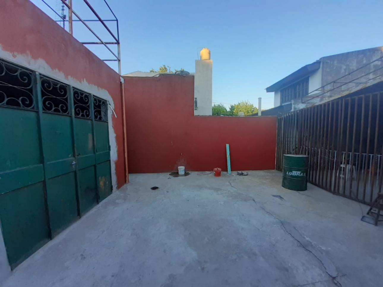 Casa 4 ambientes C/ galpón